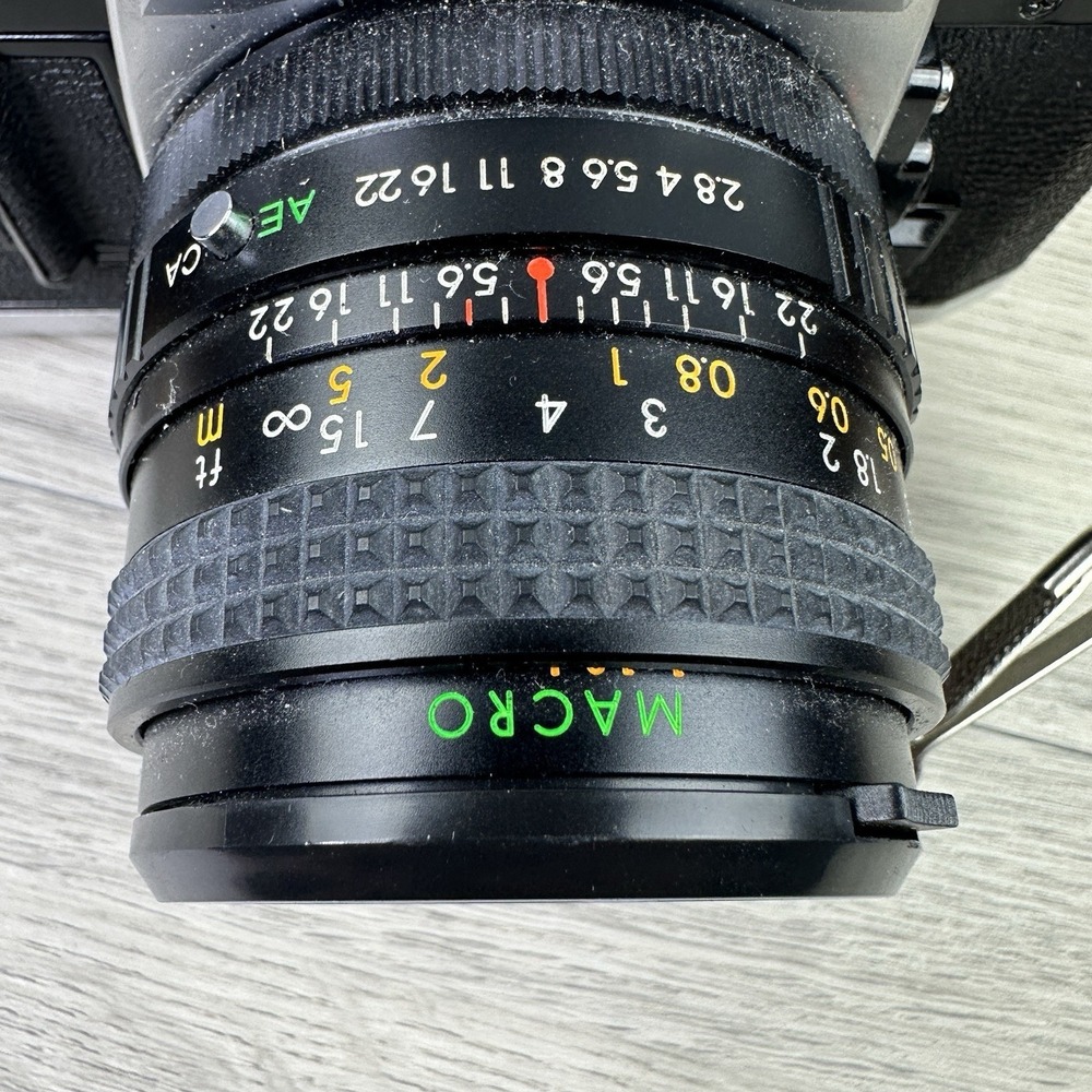 Vintage Canon AE-1 35mm SLR Film Camera w/ 28mm f2.8 Lens Strap Japan - Picture 7 of 13